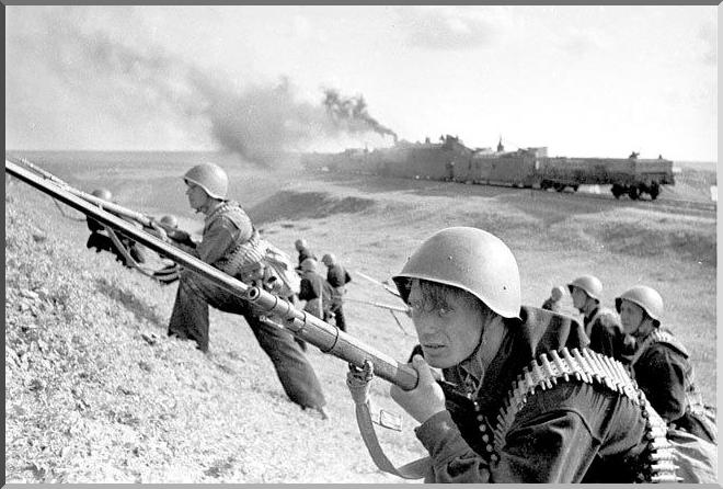 Naval infantry guarding the train.jpg